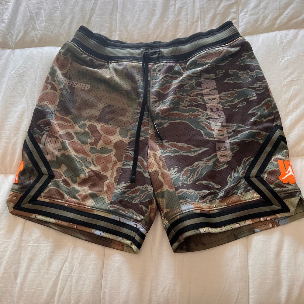 Jordan x undefeated shorts, size L